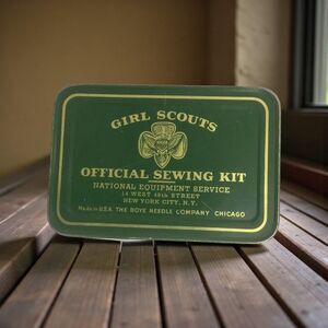 Girl Scouts Offical Sewing Kit